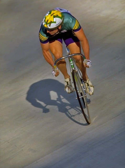 雷霆狂胜公牛完成双杀，赛季横扫势头强劲.